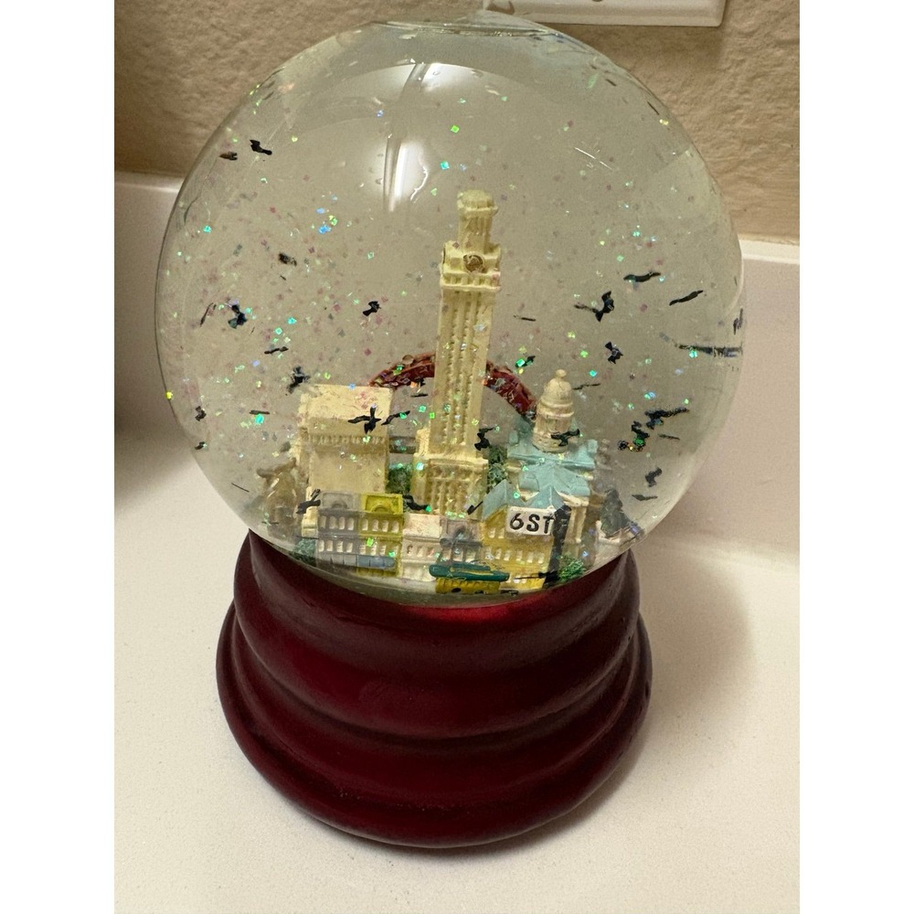 Austin TX Snow Globe JJJ Three Jays Sankyo Music Box Glitter Glass
